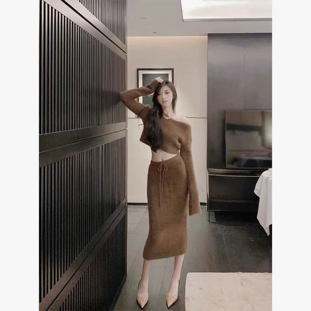 고급 센스 부드러운 찹쌀 작은 샤넬 스타일 모방 밍크 플리스 니트 스웨터 세트 명문 여성 품격 타이트 스커트 반신 스커트 투피스 세트 이미지 4