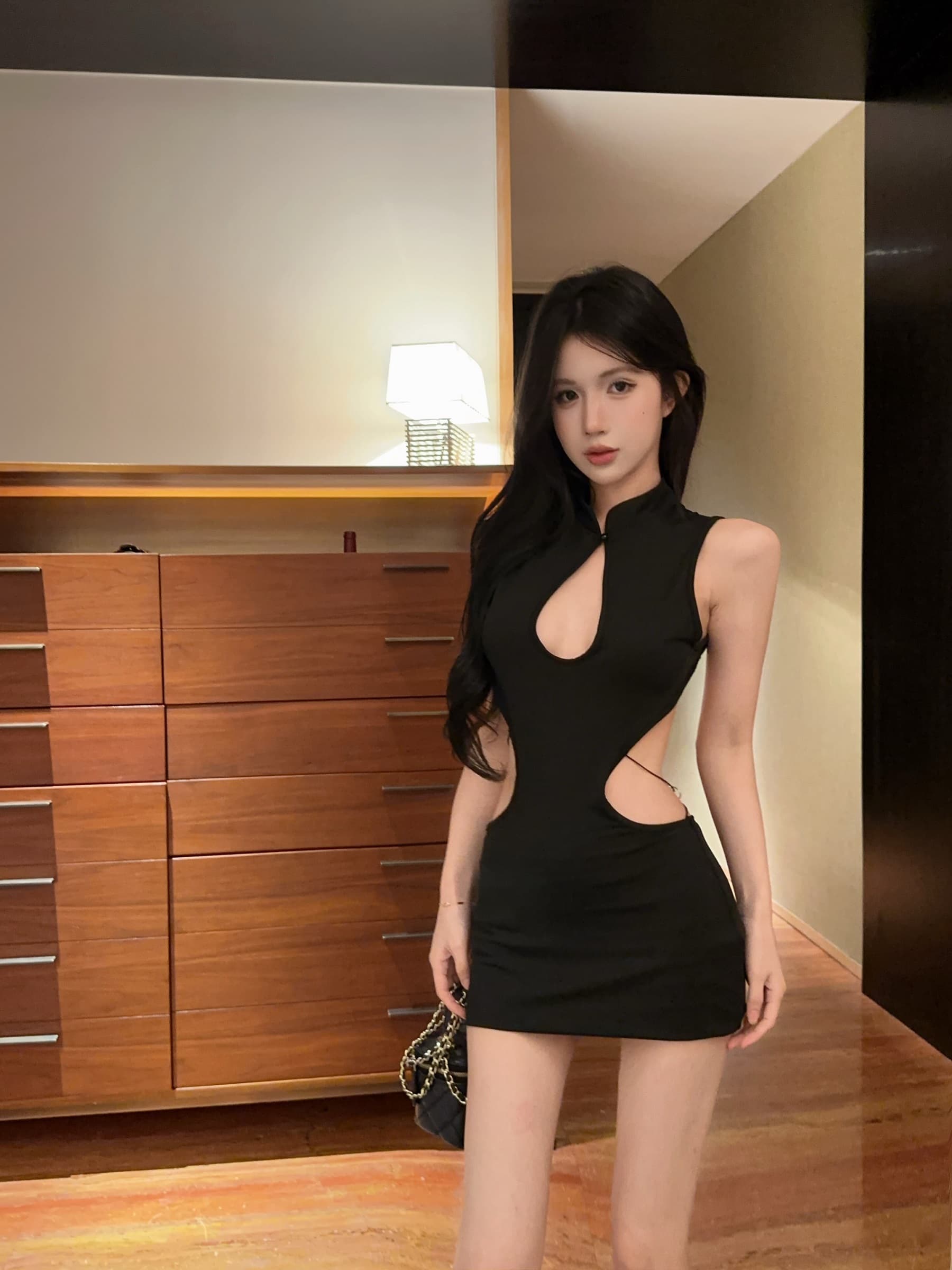 실사 정가 백리스 홀로우 아웃 나비 금속 장식 섹시함 타이트 스커트 드레스 상세 이미지 2