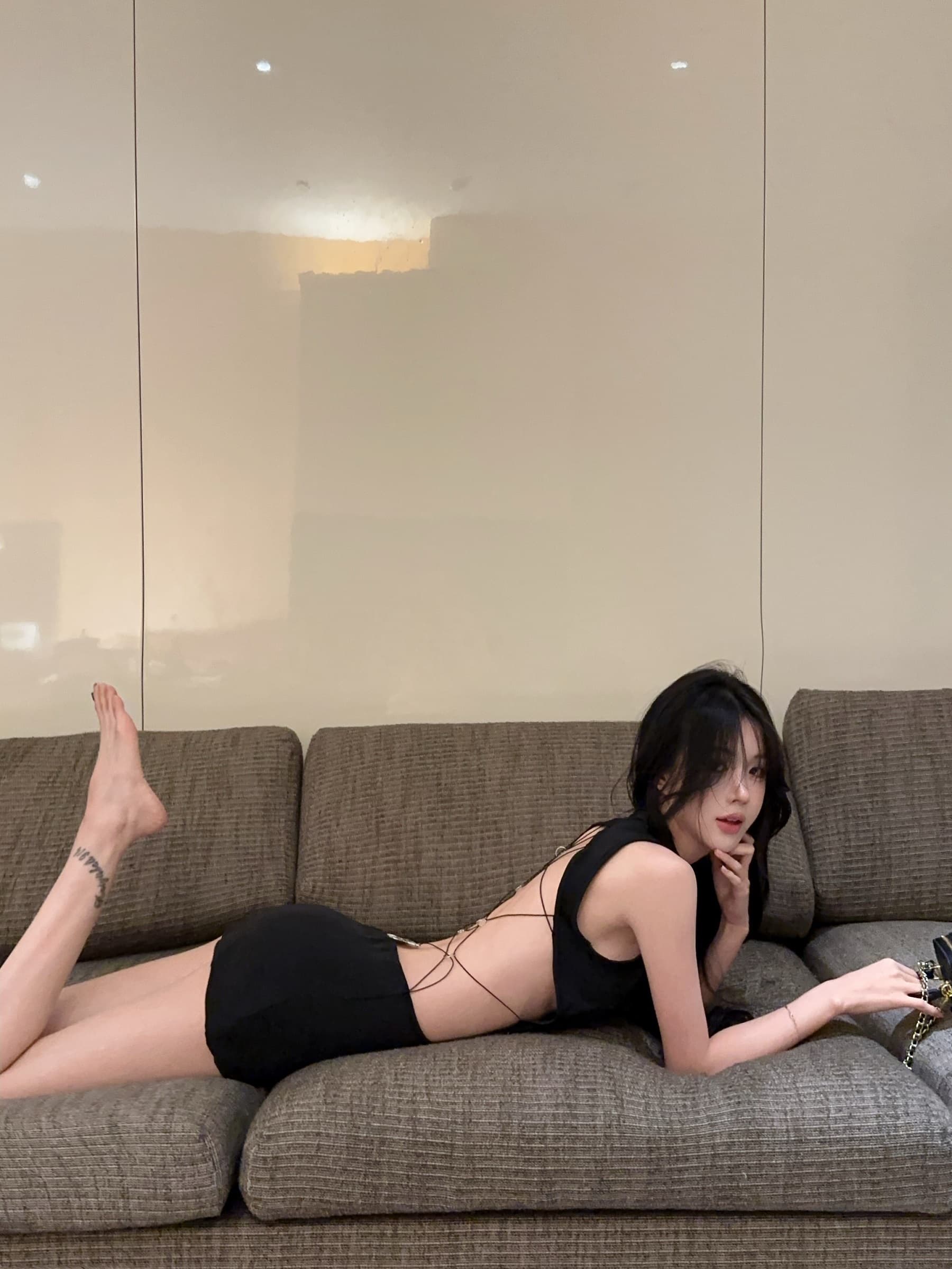 실사 정가 백리스 홀로우 아웃 나비 금속 장식 섹시함 타이트 스커트 드레스 상세 이미지 3