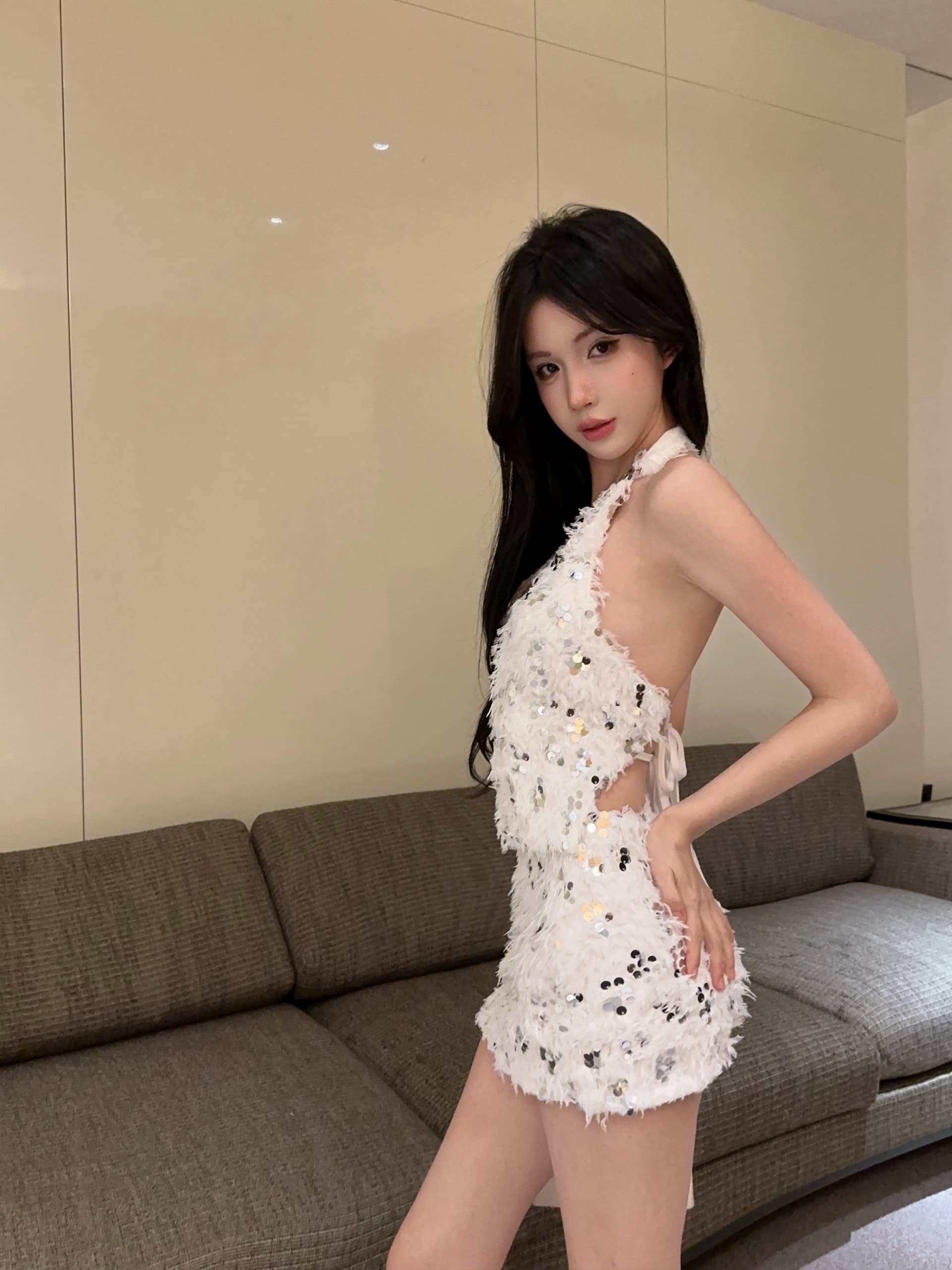 실사 정가 스팽글 장식 모피 백리스 행침 목 맨위 반신 스커트 투피스 세트 상세 이미지 2