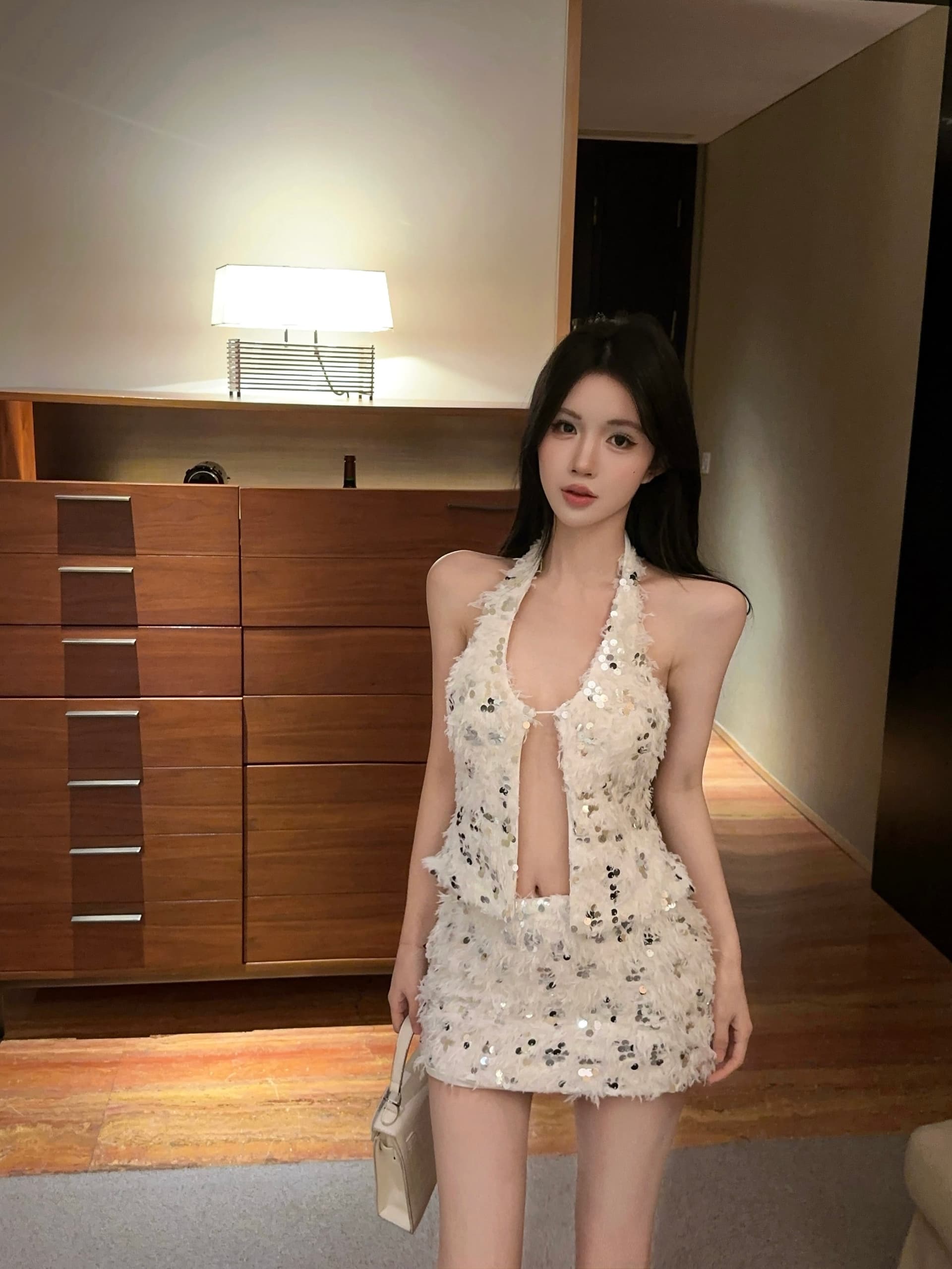 실사 정가 스팽글 장식 모피 백리스 행침 목 맨위 반신 스커트 투피스 세트 이미지 3