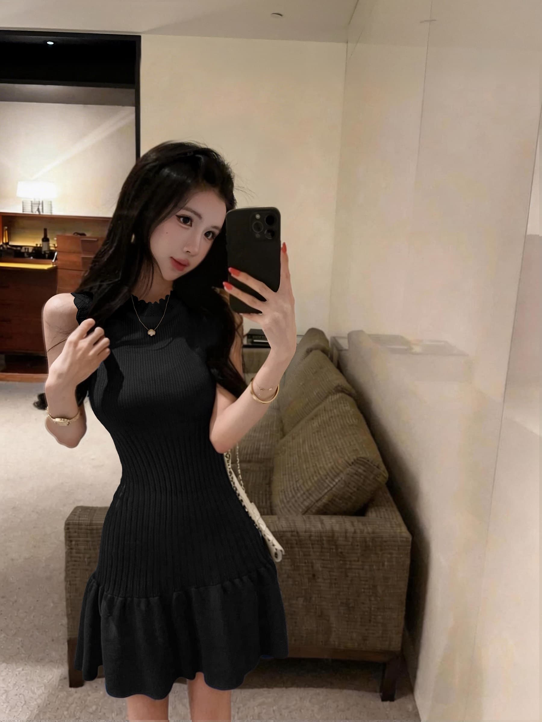 실사 정가 스탠드 칼라 허리 수축 품격 만나는 니트 드레스 상세 이미지 3