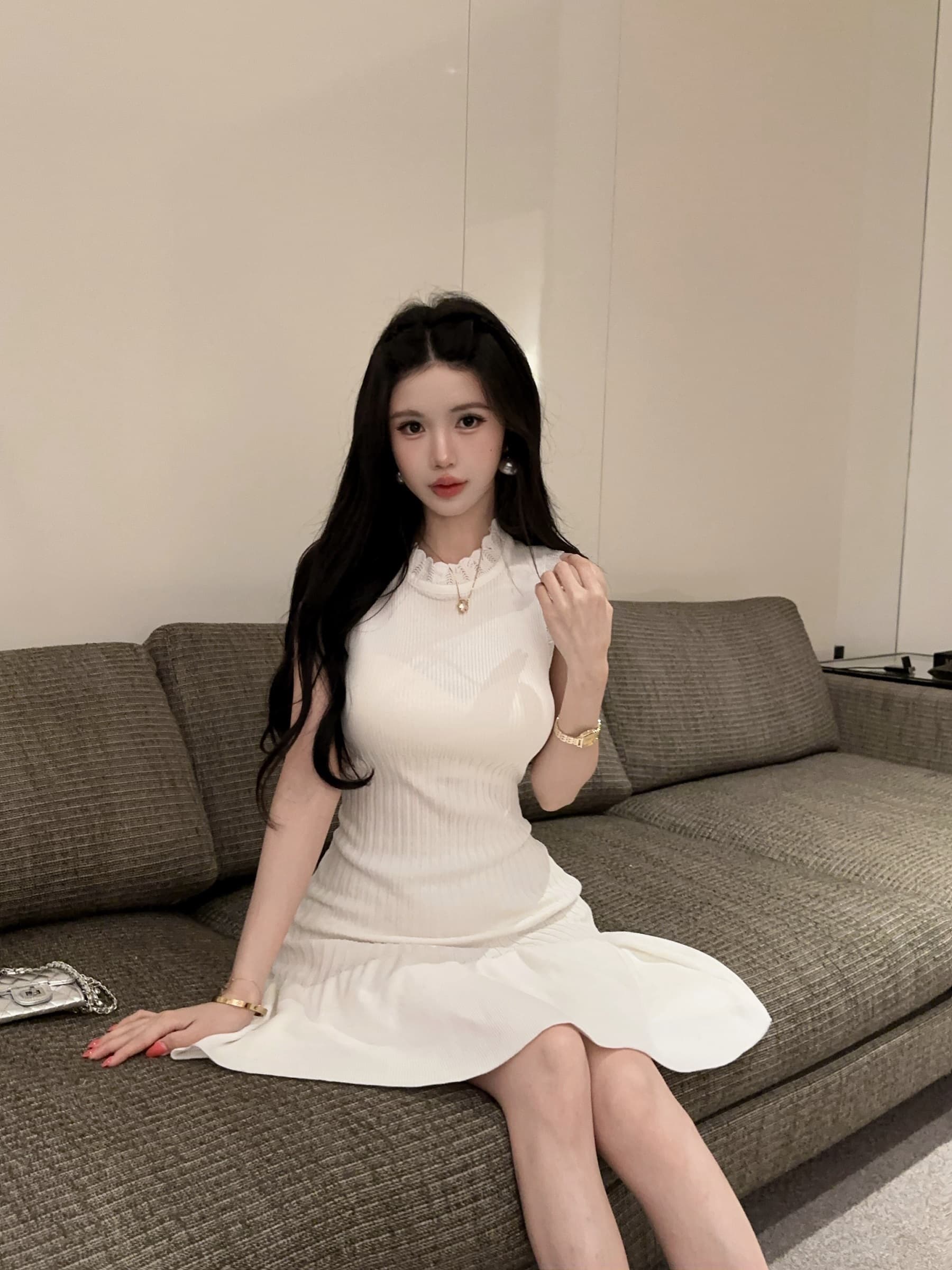 실사 정가 스탠드 칼라 허리 수축 품격 만나는 니트 드레스 상세 이미지 6