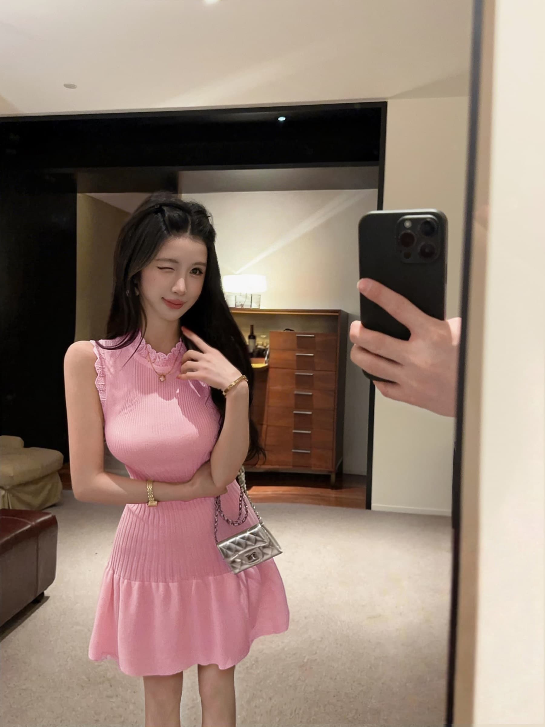 실사 정가 스탠드 칼라 허리 수축 품격 만나는 니트 드레스 상세 이미지 18