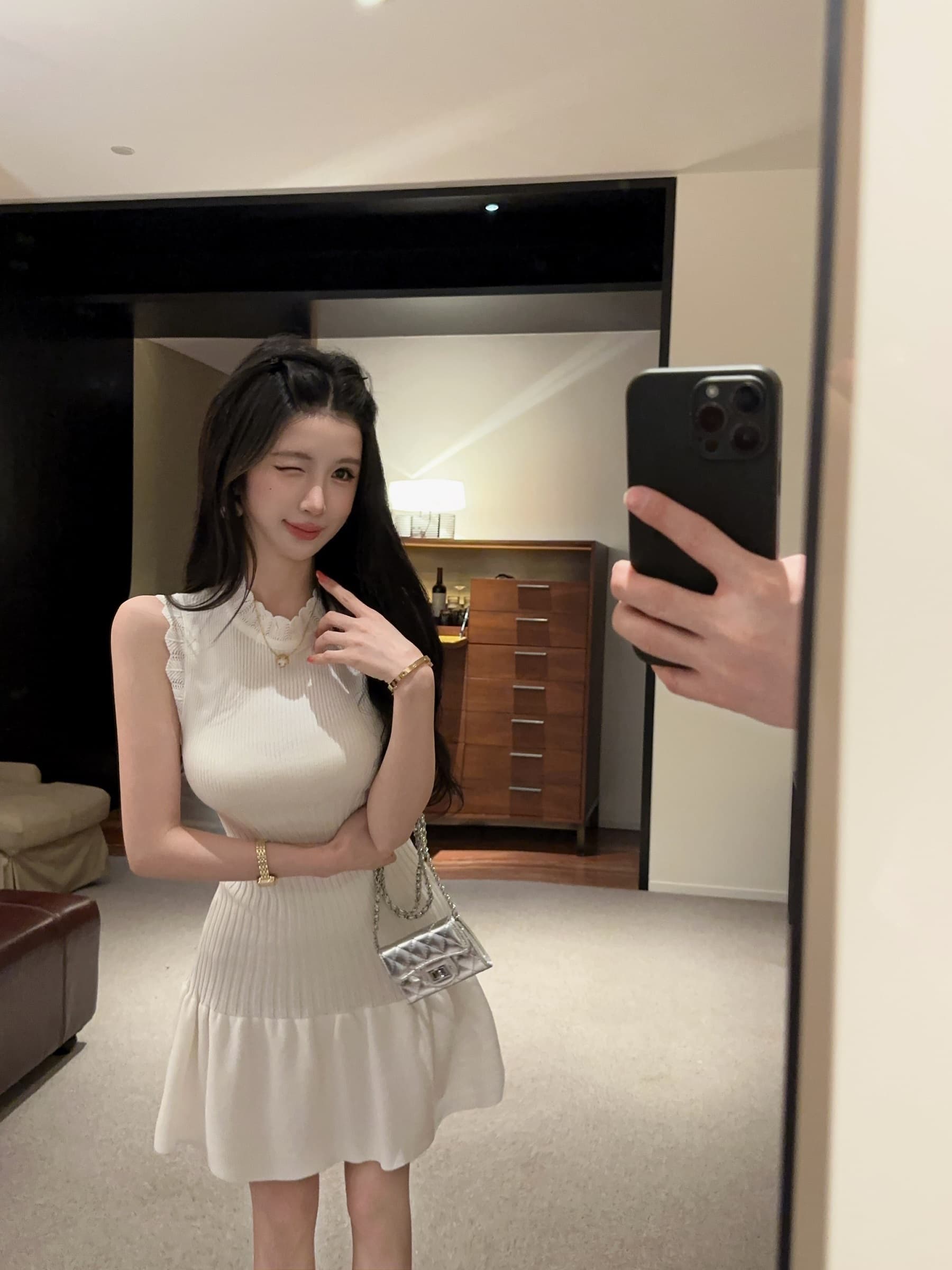 실사 정가 스탠드 칼라 허리 수축 품격 만나는 니트 드레스 상세 이미지 26