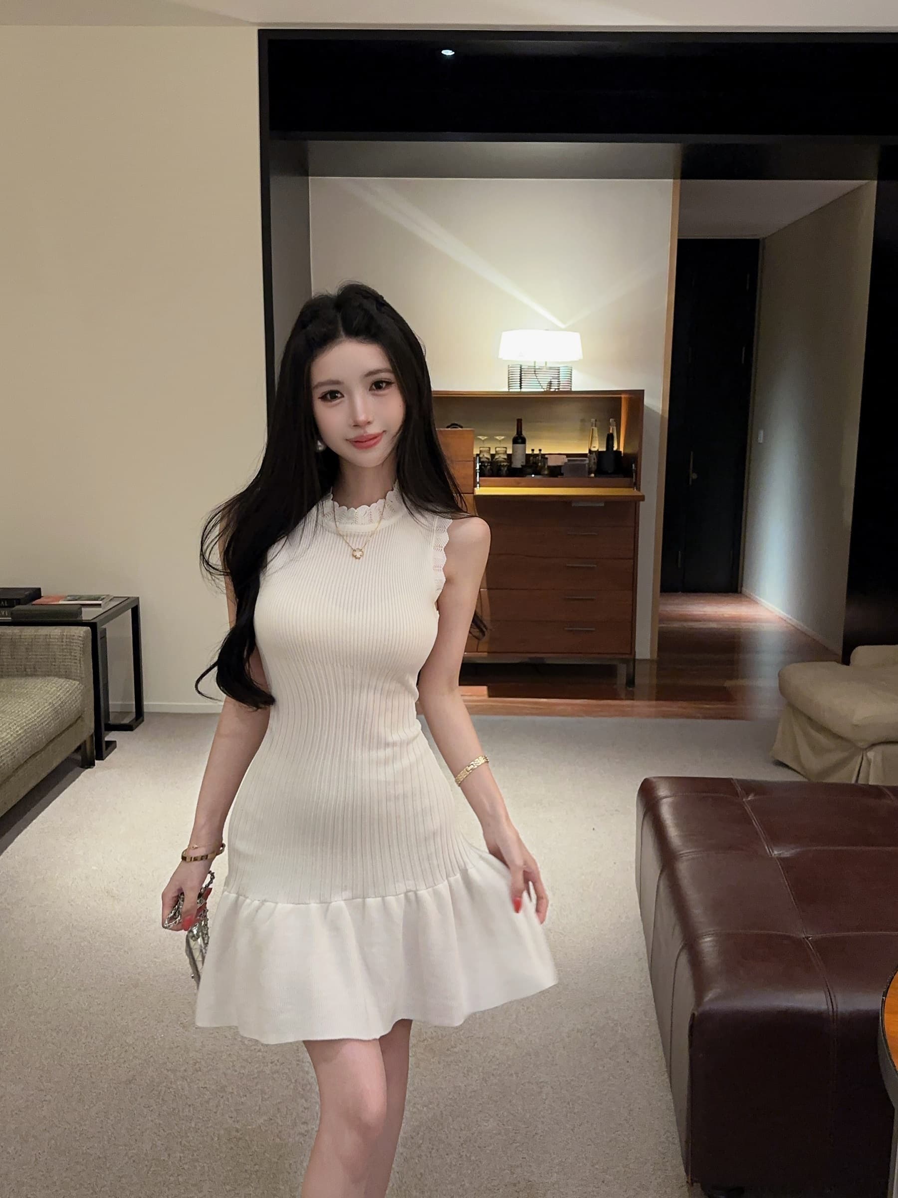 실사 정가 스탠드 칼라 허리 수축 품격 만나는 니트 드레스 상세 이미지 29