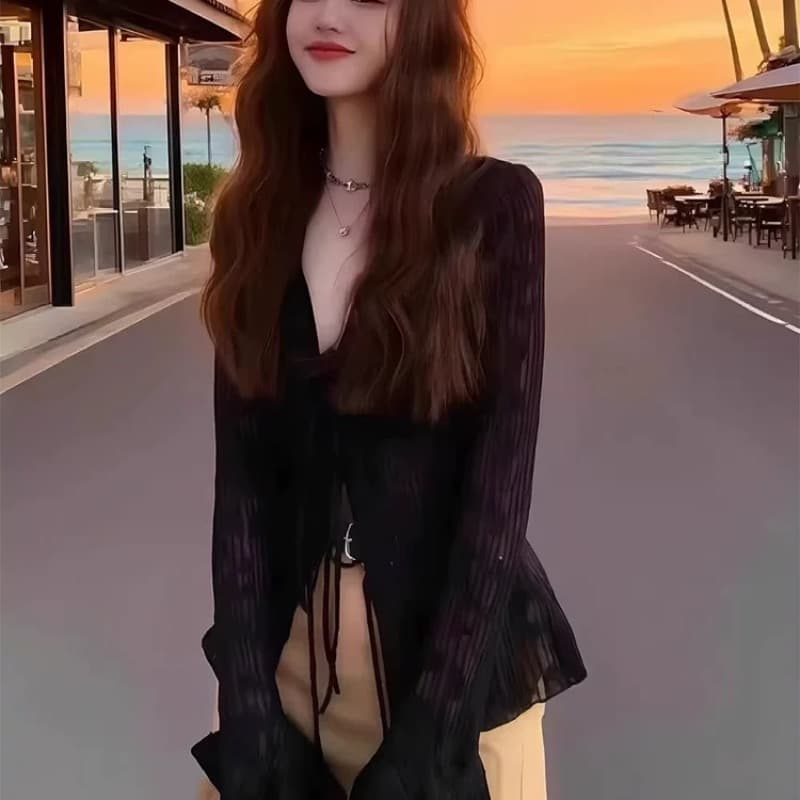 2026 새로운 얇은 스타일 고급 센스 이른 가을 얇고 가벼운 아름다운 작은 대중 품격 V넥 나팔 소매 아름다운 검정색 맨위 이미지 5