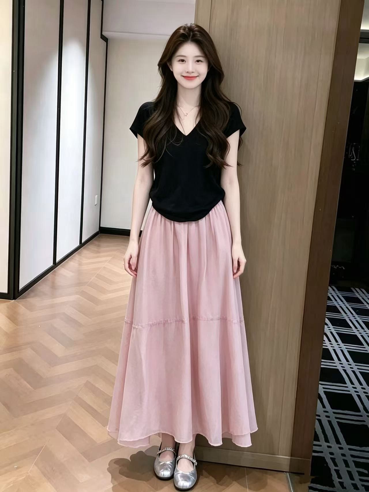 부드러운 바람 품격 몸매 가꾸기 슬림해 보이는 여름 2026 새로운 검정색 V넥 반팔 맨위 다용도 반신 치마 세트 상세 이미지 1