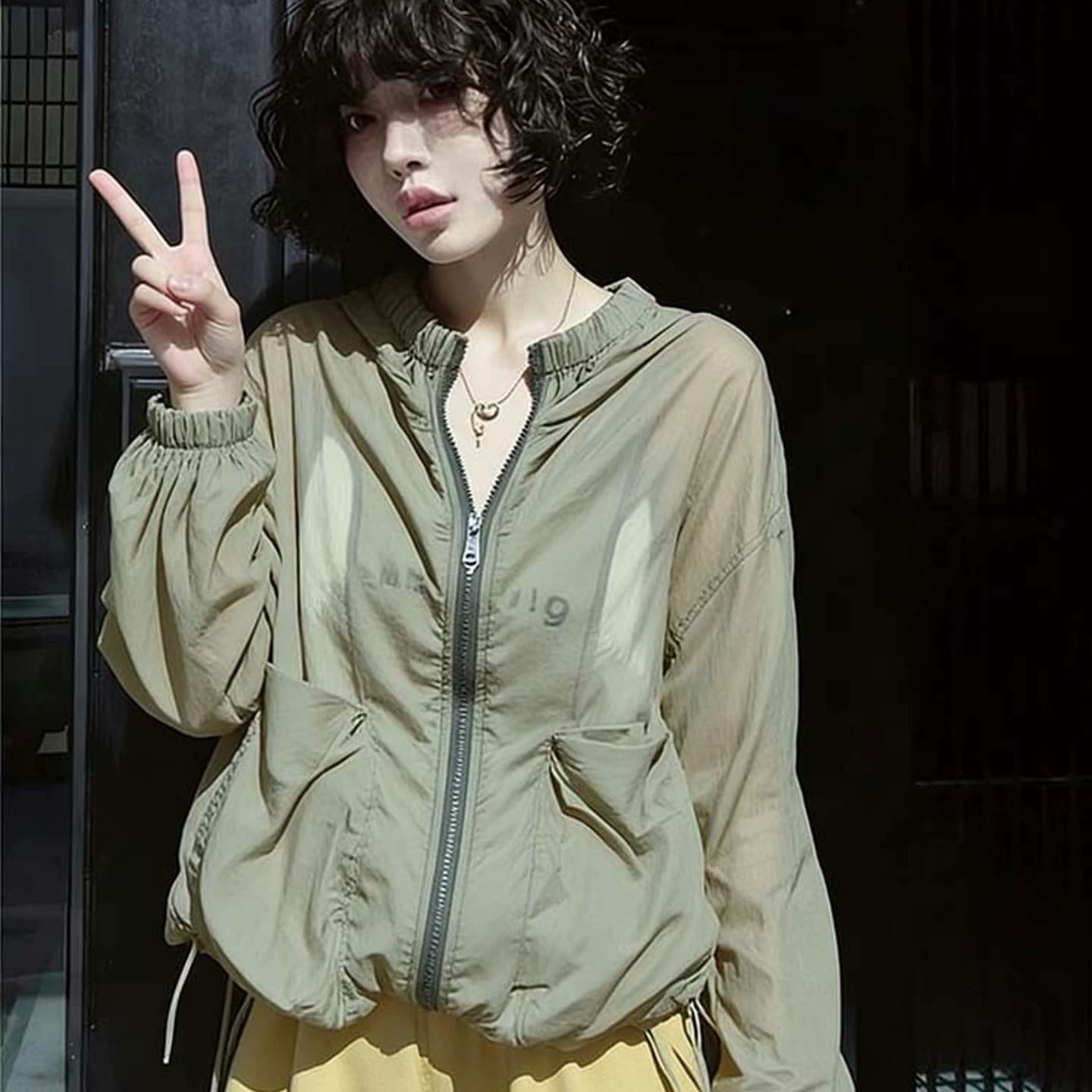 여름 고유 한 고급 센스 슈퍼 잘 생긴 맨위 올해 인기 폭발 운동 바람 녹색 자외선 차단 얇고 가벼운 여성 코트 이미지 5
