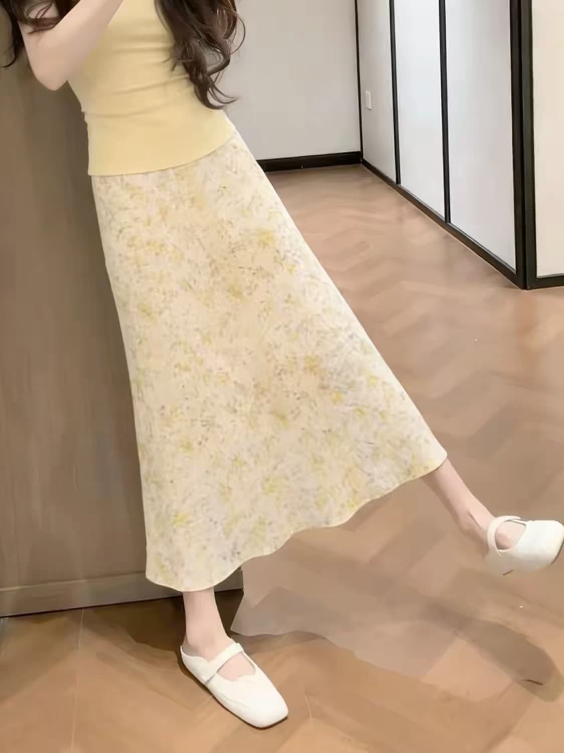 프랑스식 패션 황색 다용도 반팔 티셔츠 맨위 여성 여름 디자인 센스 하이웨이스트 슬림해 보이는 반신 스커트 투피스 세트 상세 이미지 4