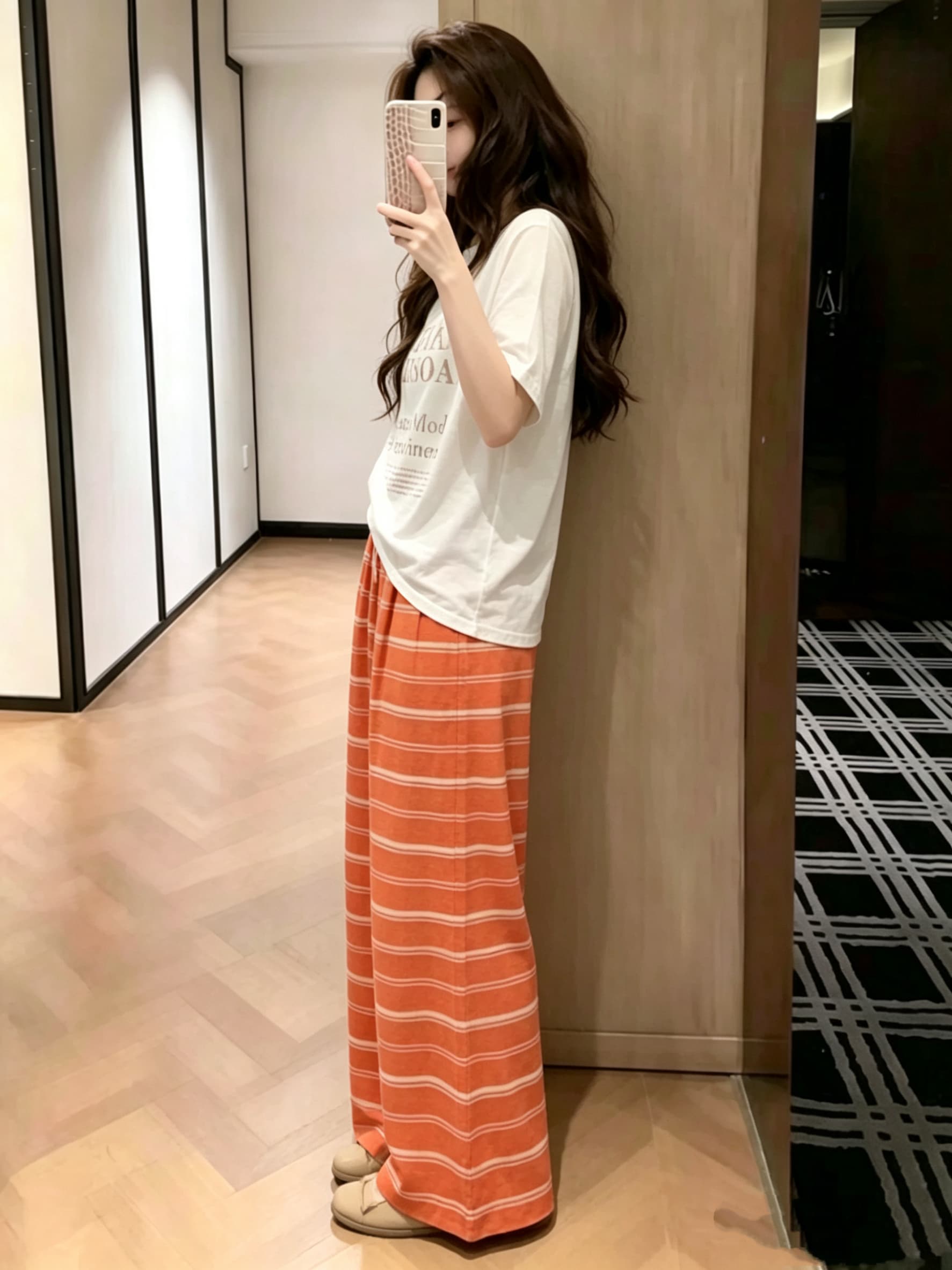 2025 자이언트 잘 생긴 ~ 중 세트 청 순수한 시스템 여름 착용 가져 가라. 주황색 스트라이프 캐주얼 바지 티셔츠 투피스 세트 여성 의류 상세 이미지 3