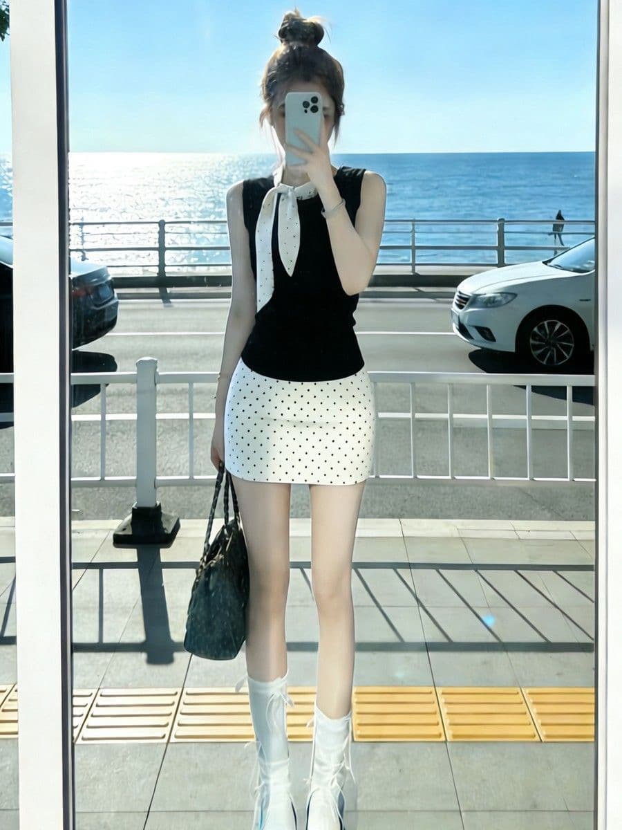 자이언트 잘 생긴 검정색 민소매 맨위 코치 miu 인사이드 miu 가스 착용 가져 가라. 반신 치마 세트 행침 목 조끼 여성 여름 이미지 4