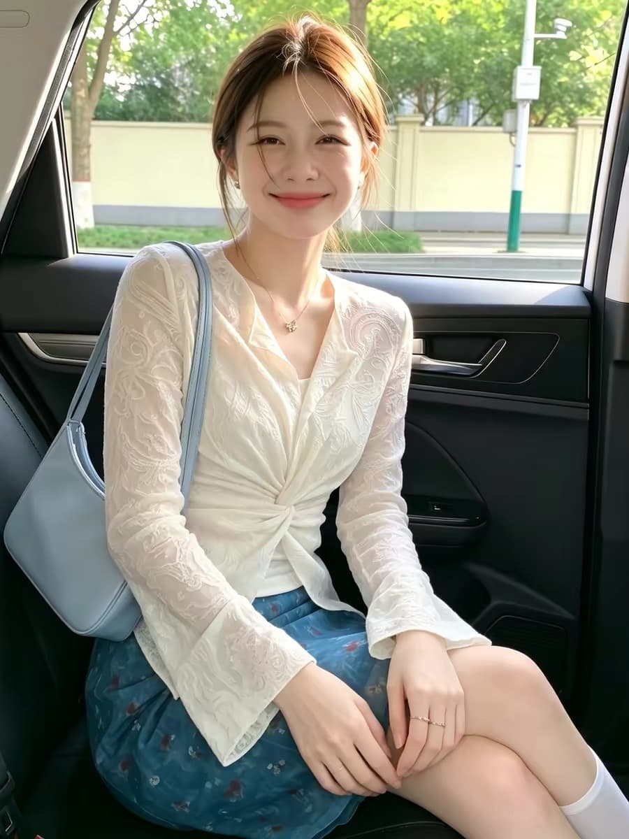 디자인 센스 베이지 색 V넥 비틀림 레이스 긴팔 티셔츠 여성 2026 새로운 여름 착용 가져 가라. 블라우스 Tulle 맨위 이미지 4