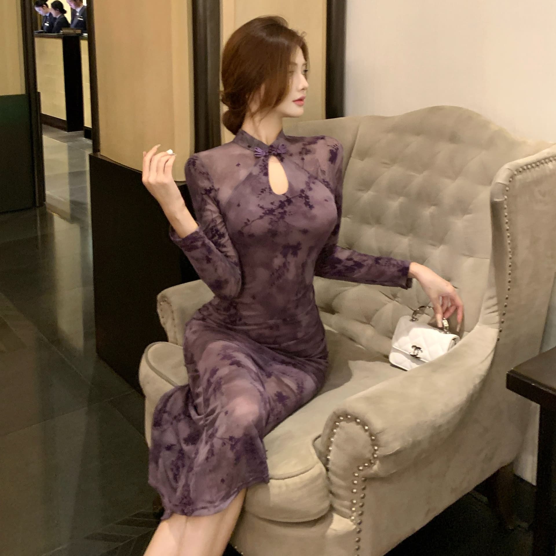 실사 새로운 중식 레트로 우아함 여성 의류 드레스 몸매 가꾸기 슬림해 보이는 식물 플러시 망사 타이트 스커트 향상된 버전 치파오 드레스 이미지 3
