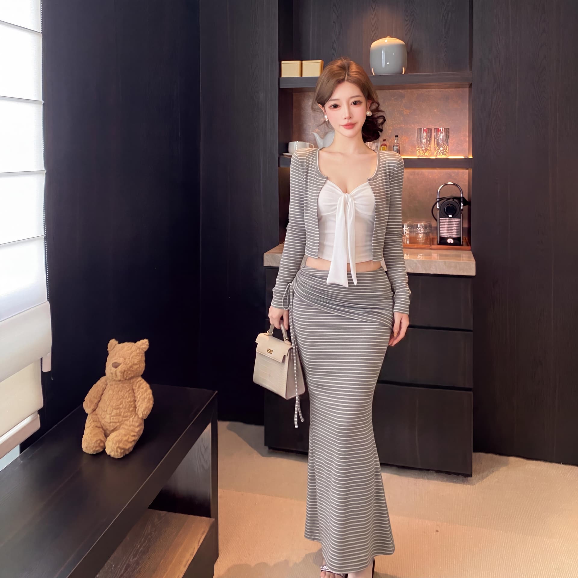 실사 순수한 욕망 핫걸 섹시함 캐미솔 긴팔 오픈 가디건 몸매 가꾸기 슬림해 보이는 스트라이프 타이트 스커트 롱 스커트 3종 세트 이미지 2