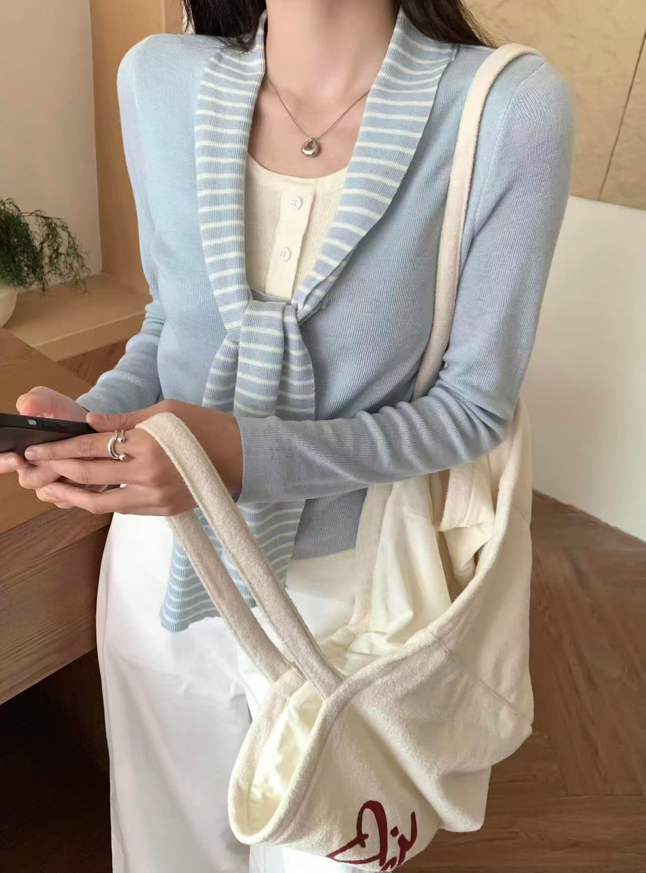 검은 콩 흠 확산 부드러운 단추 디자인 u 칼라 니트 스웨터 쇼트 스타일 몸매 가꾸기 다용도 풀오버 예쁜 스웨터 이미지 2