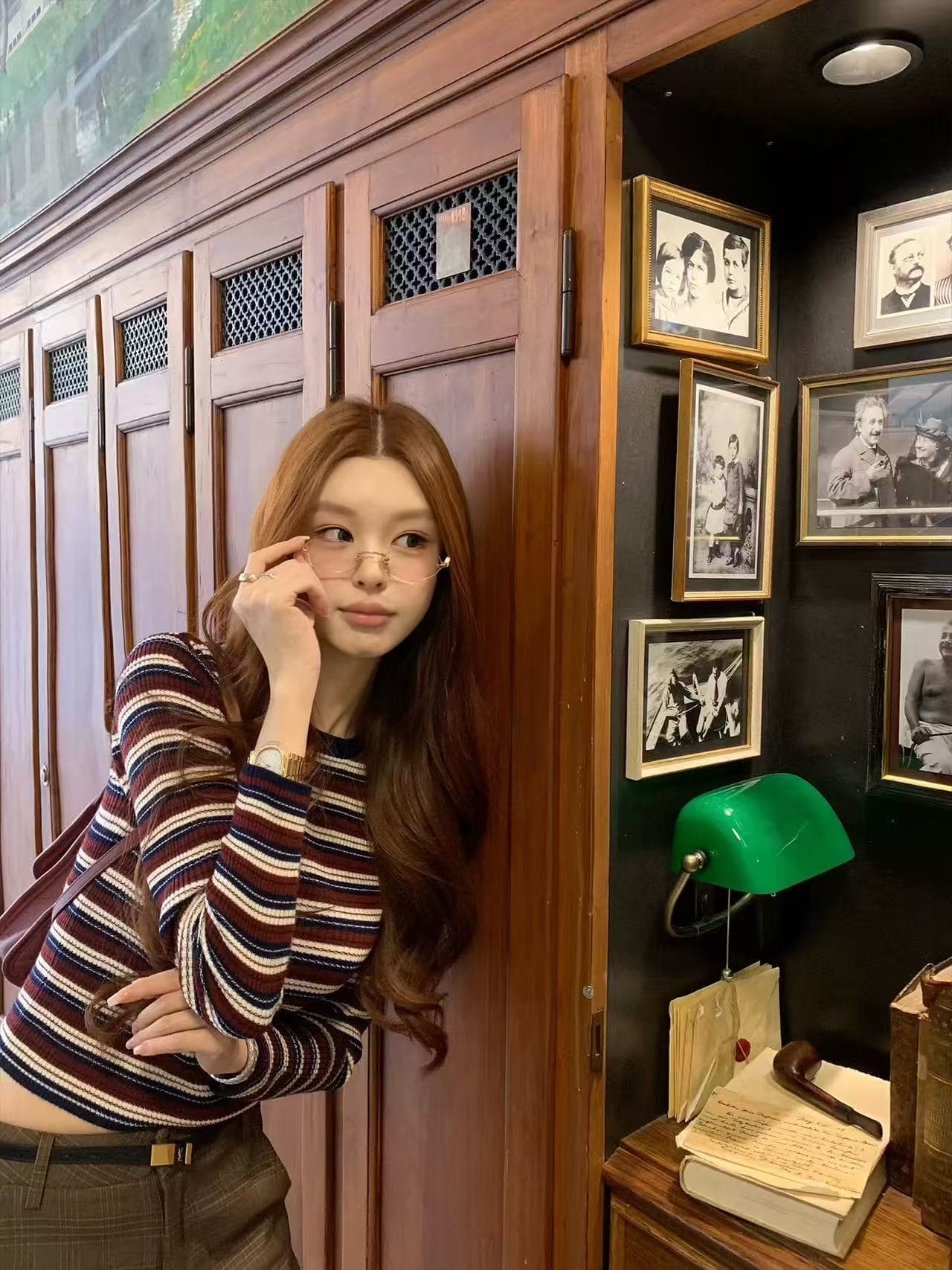 안녕하세요. 팬 팬 아름다움 숙박 outfit 해군 빨간색 스트라이프 니트 맨위 여성 이른 가을 일상 착용 가져 가라. 니트 스웨터 상세 이미지 2