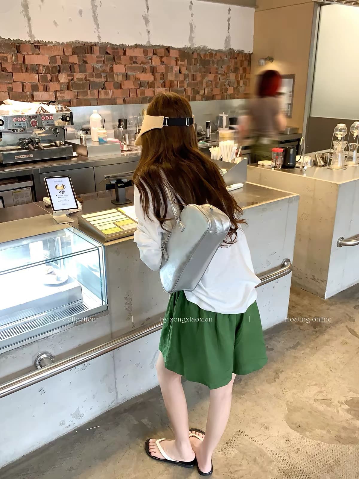한 번 작은 짭짤한 한 부서 레트로 화이트 라운드 넥 프린트 긴팔 티셔츠 여성 이른 가을 자외선 차단 블라우스 루즈핏 슬림해 보이는 맨위 상세 이미지 1