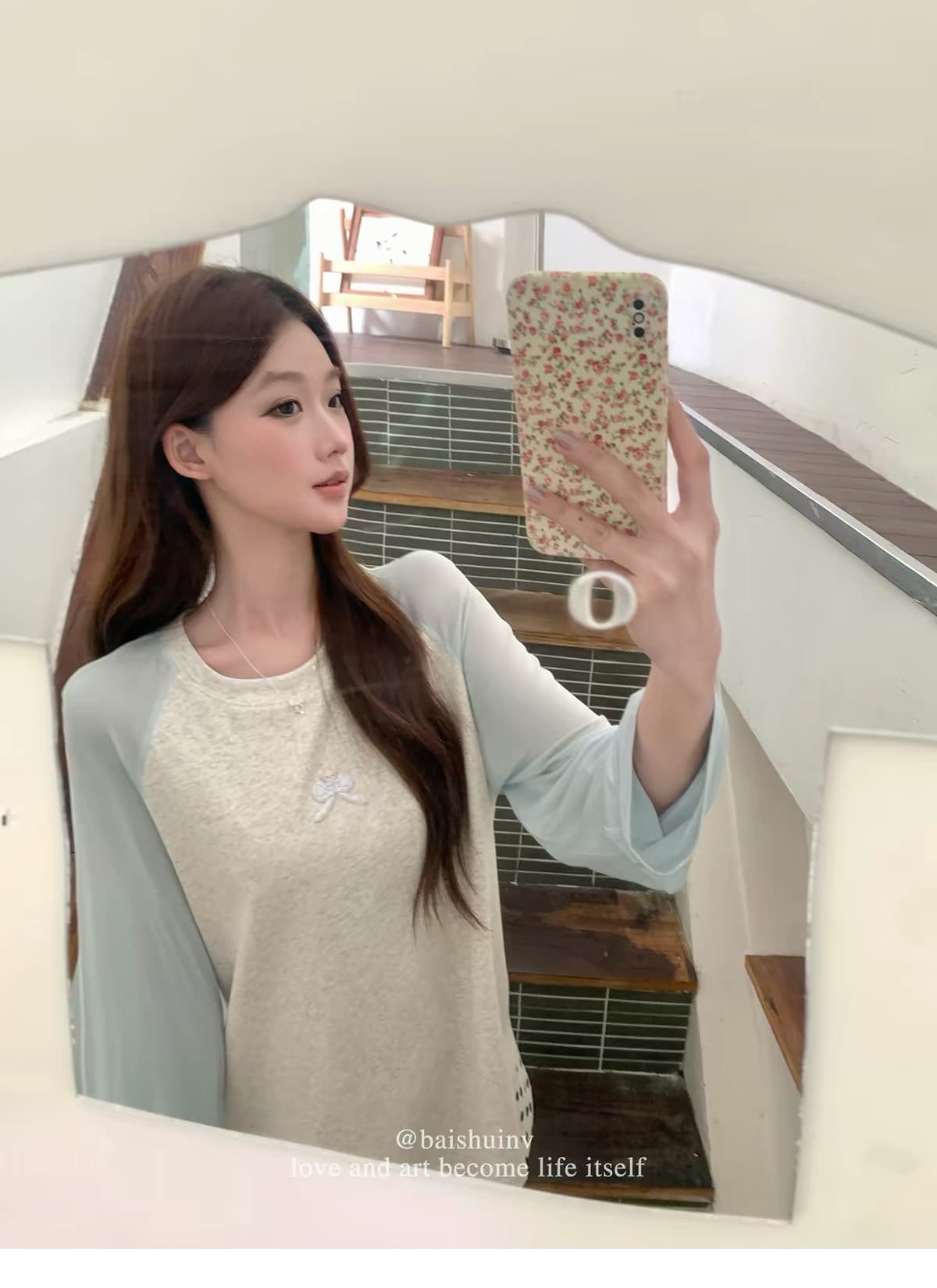 화이트 워터 여성 귀여운 가면 t 라이 경기 서울 배색 긴팔 티셔츠 여성 여름 한 부서 루즈핏 느긋한 디자인 센스 맨위 상세 이미지 5