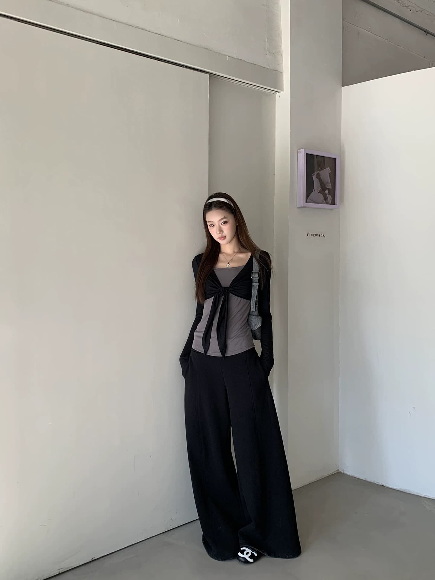 레드 맨 큐레이터 소매 티셔츠 여성 2026 새로운 봄 회색 긍정적 인 어깨 핫걸 디자인 센스 페이크 레이어드 몸매 가꾸기 맨위 상세 이미지 3