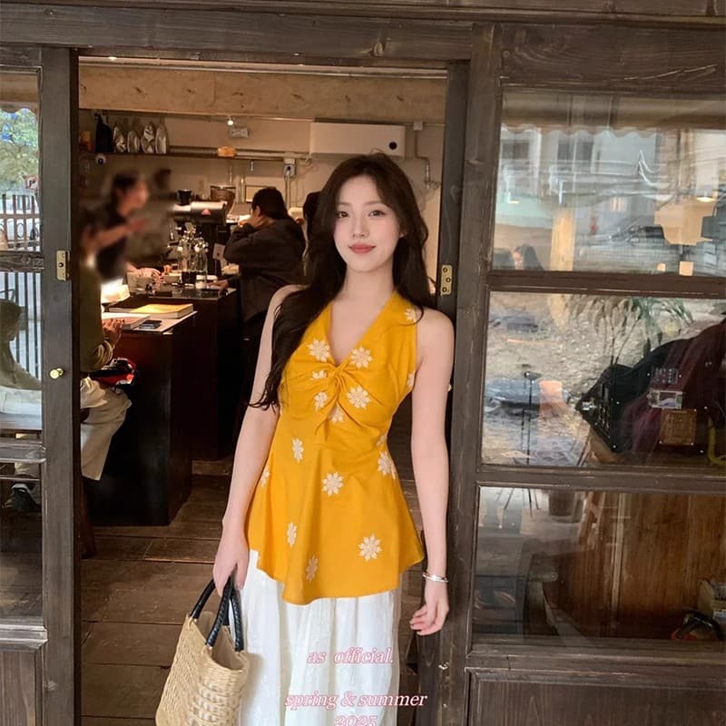 면 린넨 2026 여름 새로운 도파민 휴가 바람 민소매 V넥 자수 비틀림 행침 목 조끼 맨위 여성 상세 이미지 2