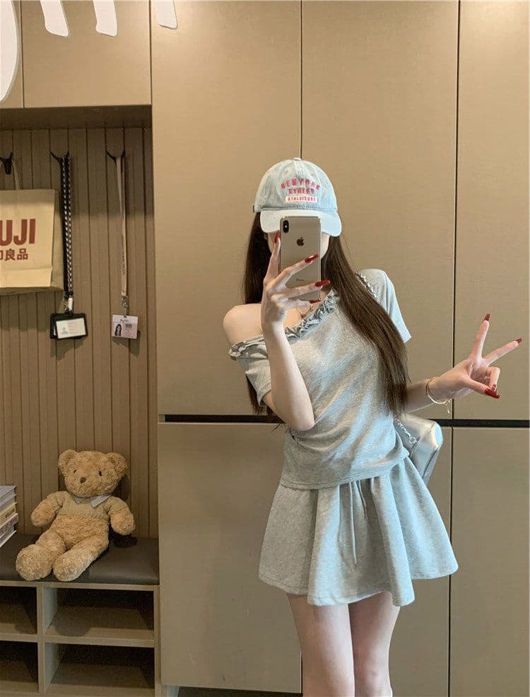 여름 새로운 한국 스타일 디자인 센스 레이스업 비스듬한 어깨 의류 세트 작은 대중 캐주얼 다용도 짧은 바지 투피스 세트 상세 이미지 1