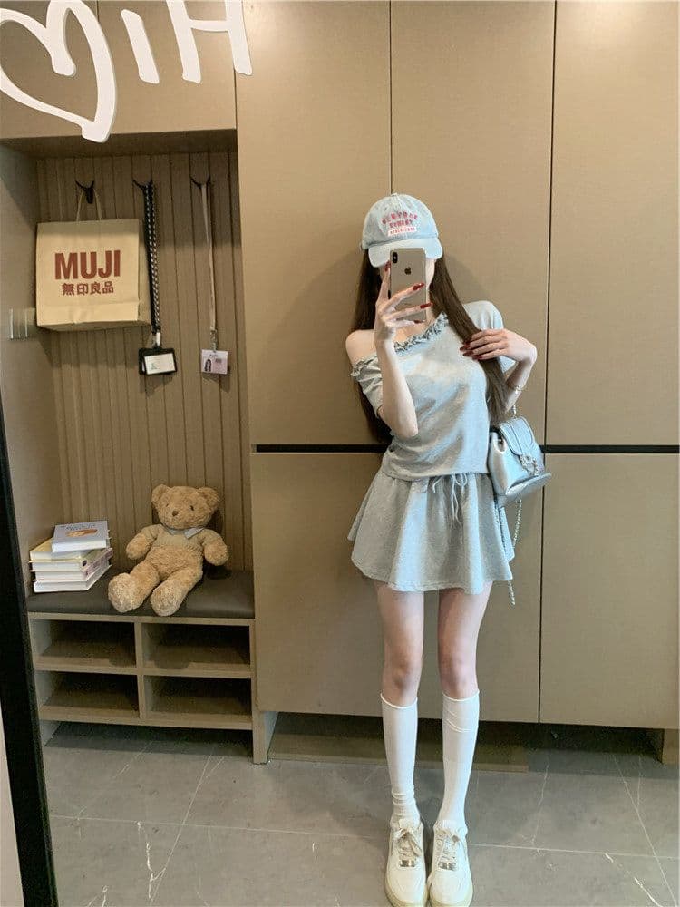 여름 새로운 한국 스타일 디자인 센스 레이스업 비스듬한 어깨 의류 세트 작은 대중 캐주얼 다용도 짧은 바지 투피스 세트 상세 이미지 4