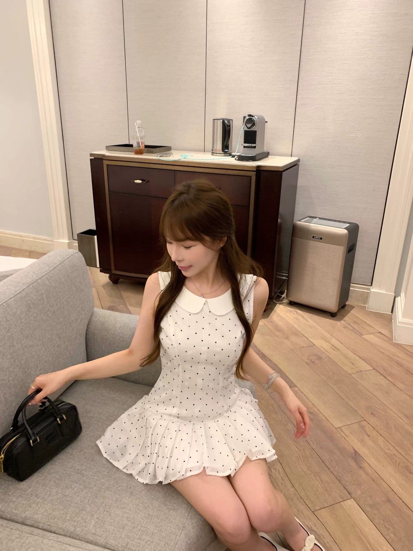 이중층 세트 인사이드 2026 새로운 화이트 도트 무늬 베이비 칼라 조끼 여성 드레스 봄 여름 허리 수축 플리츠 미니 스커트 상세 이미지 4
