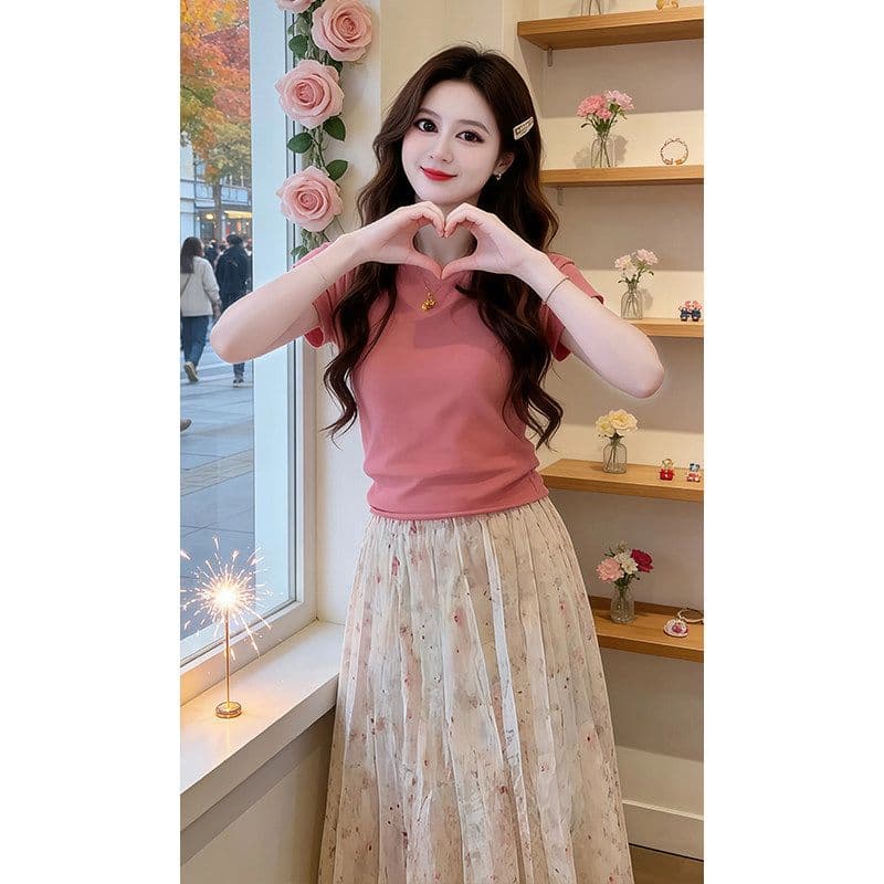 여름 아름다운 장난기 넘치는 작은 세트 자이언트 잘 생긴 ~ 중 허리 수축 슬림해 보이는 핑크색 티셔츠 꽃무늬 반신 스커트 두 조각 여성 세트 상세 이미지 4