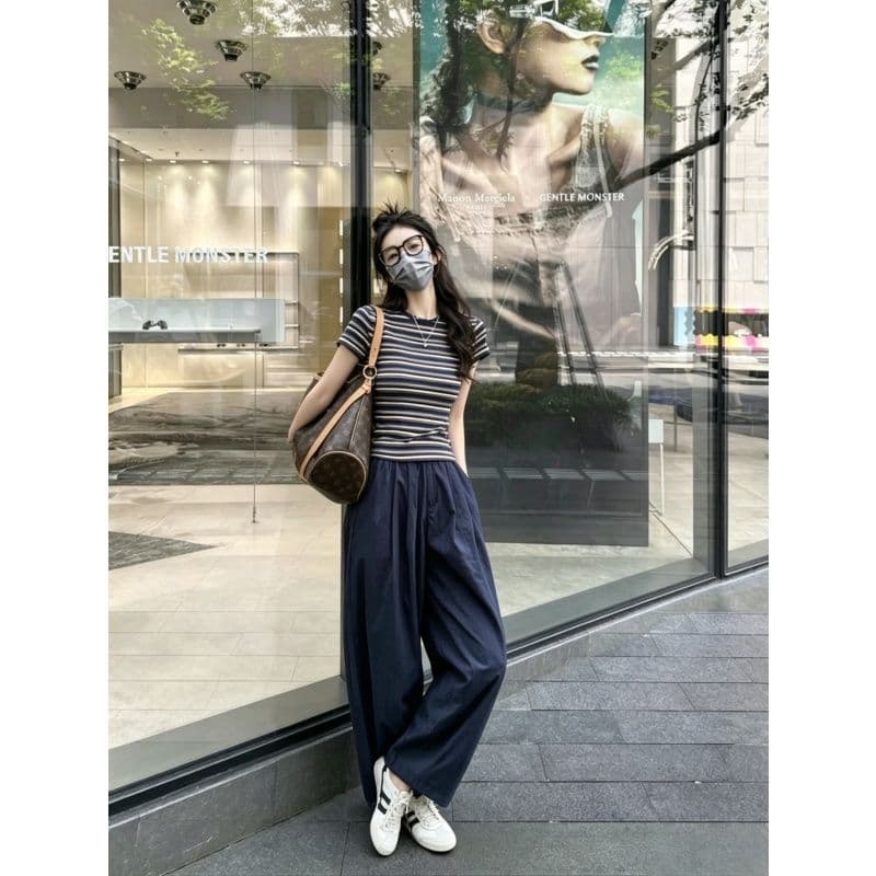 한 부서 chic 스포츠 슈트 여성 여름 루즈핏 슬림해 보이는 패션 스트라이프 반팔 와이드 레그 팬츠 캐주얼 투피스 세트 트렌디 이미지 4