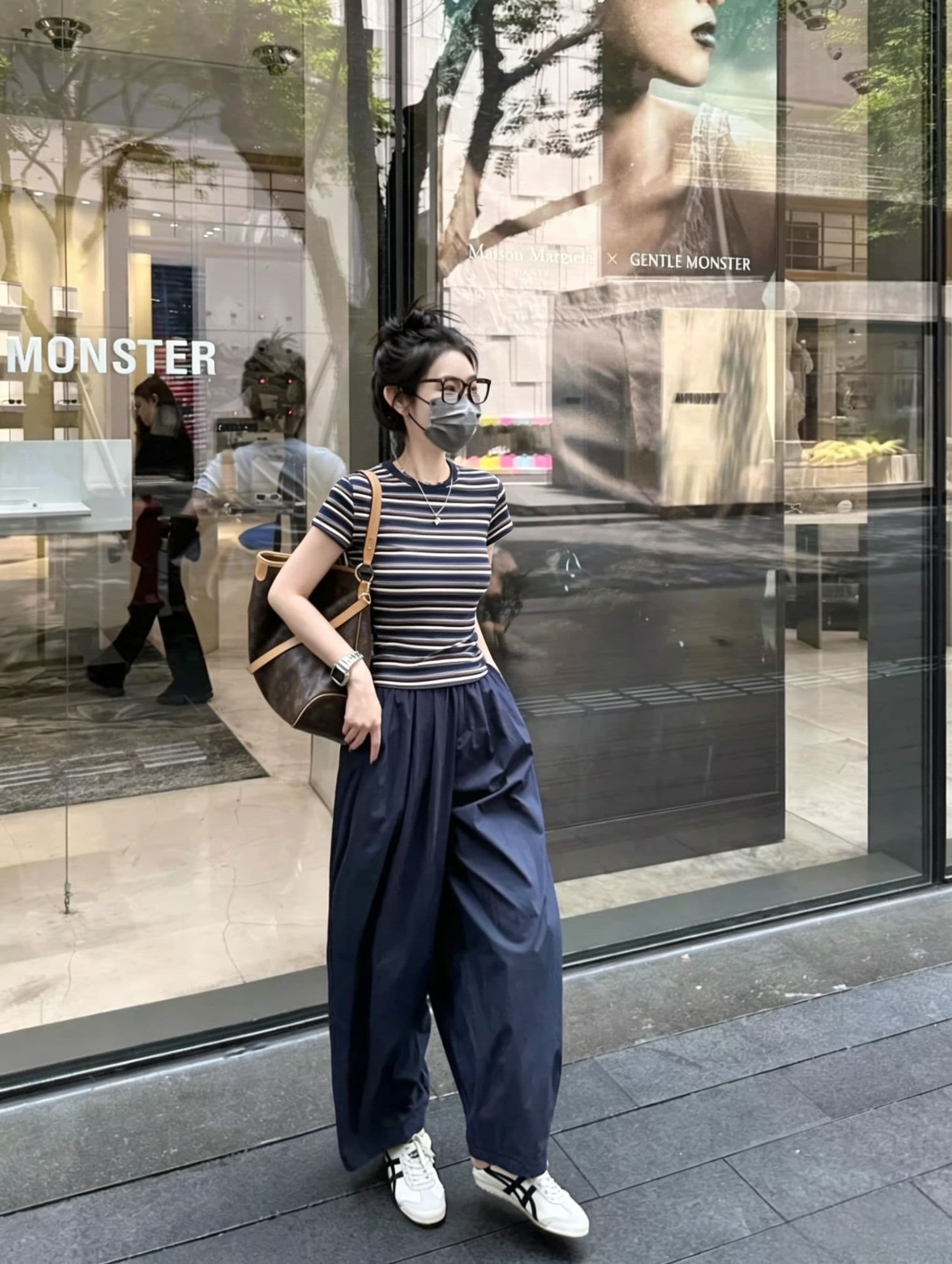 한 부서 chic 스포츠 슈트 여성 여름 루즈핏 슬림해 보이는 패션 스트라이프 반팔 와이드 레그 팬츠 캐주얼 투피스 세트 트렌디 상세 이미지 3