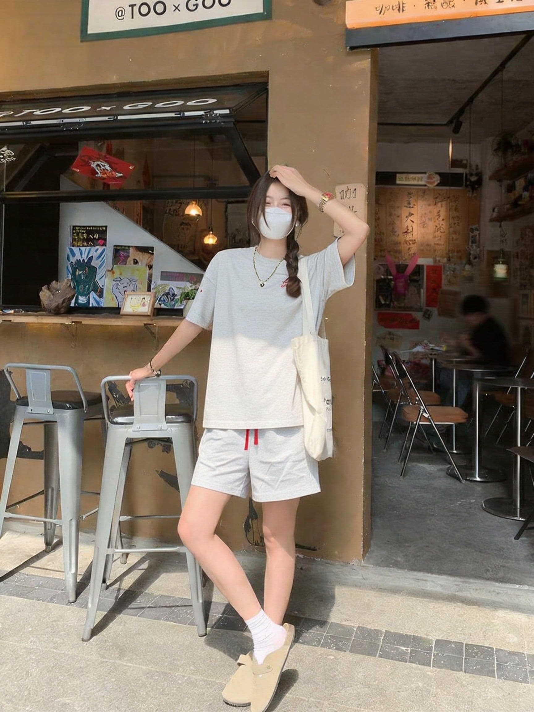 느긋한 바람 캐주얼 스포츠 슈트 여성 여름 한 부서 루즈핏 학생 패션 반팔 반바지 레트로 러닝 투피스 세트 상세 이미지 3