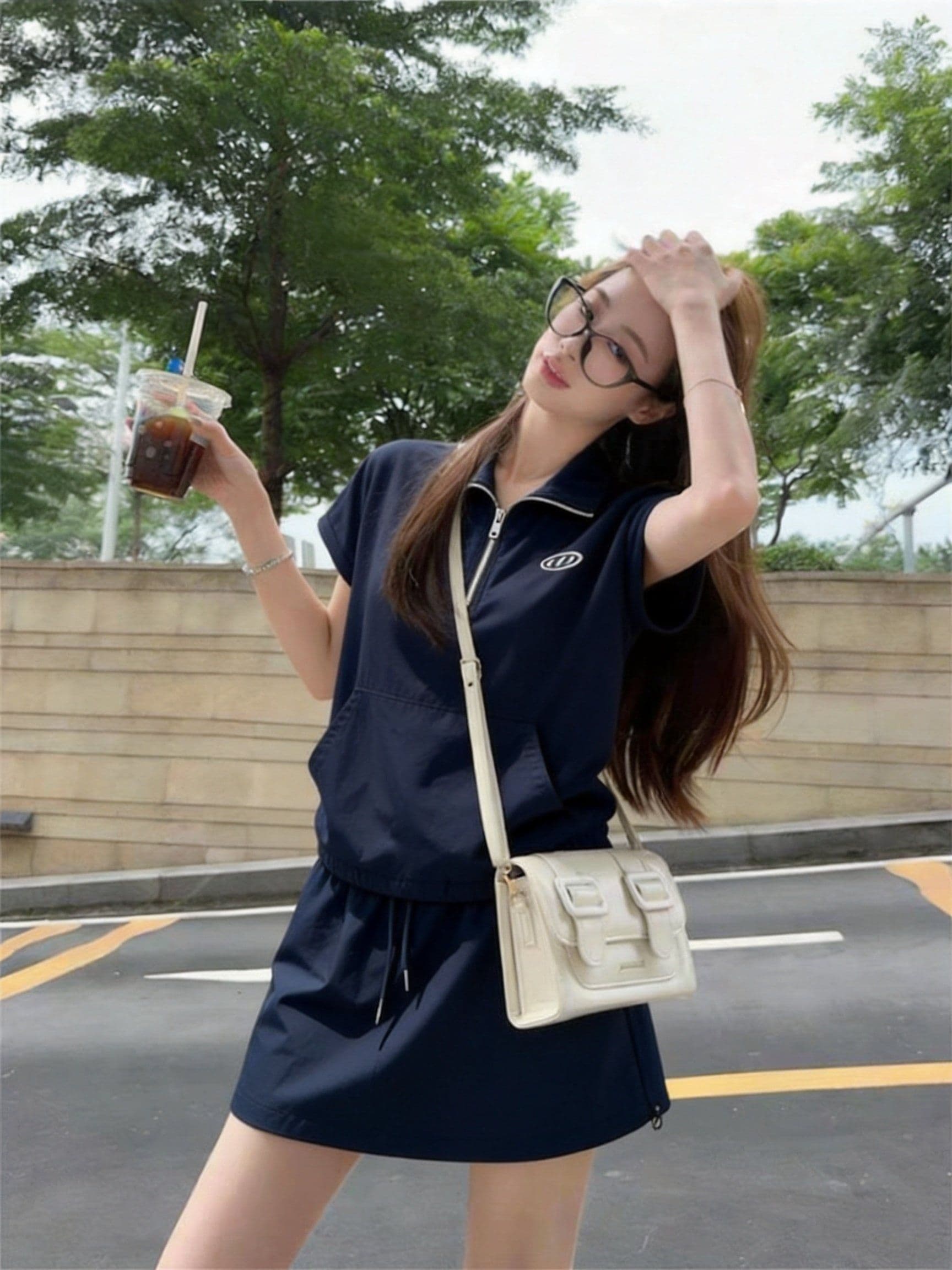 소금 부서 캐주얼 스포츠 슈트 여성 여름 학생 한국 스타일 루즈핏 슬림해 보이는 폴로 칼라 반팔 미니 스커트 투피스 세트 패션 상세 이미지 1