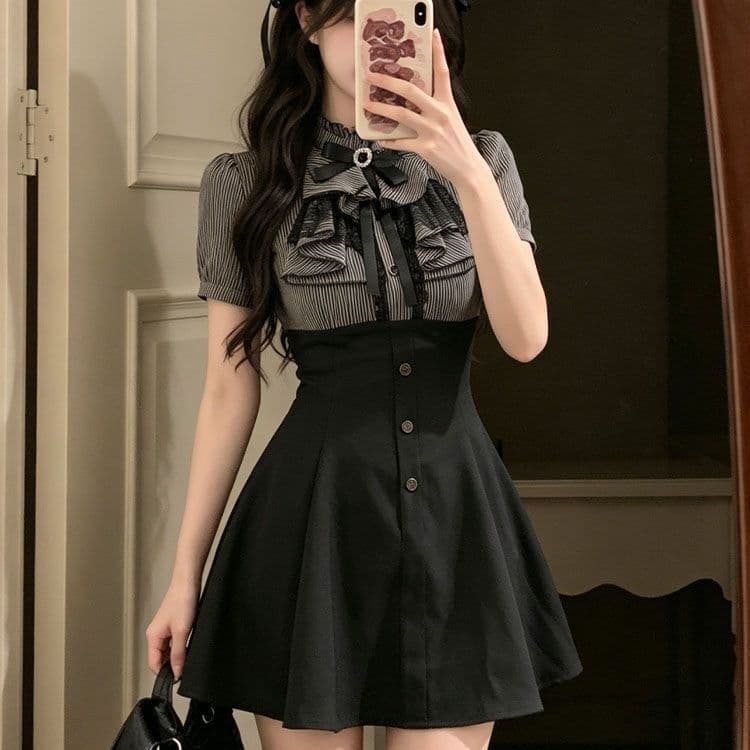 프랑스식 레트로 품격 여성 드레스 여름 새로운 디자인 센스 스트라이프 패치워크 나비 매듭 스탠드 칼라 허리 수축 미니 스커트 상세 이미지 4