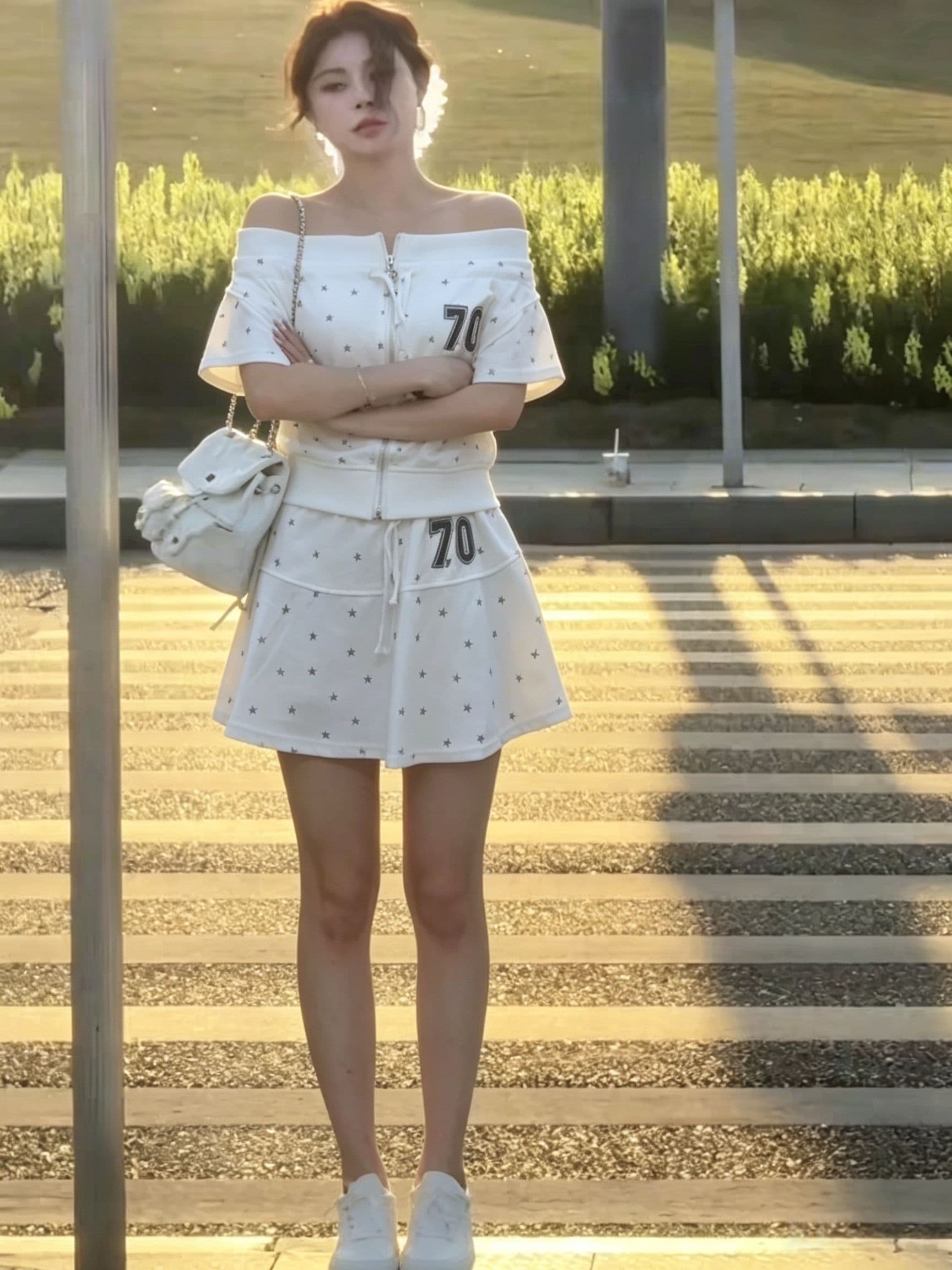 아메리칸 핫걸 바람 캐주얼 스포츠 슈트 여성 여름 오프숄더 오픈 가디건 반팔 미니 스커트 루즈핏 슬림해 보이는 투피스 세트 상세 이미지 5