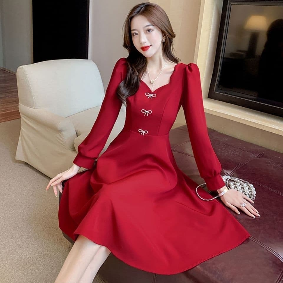 봄 가을 2026 년 새로운 허리 수축 슬림해 보이는 외국 가스 치마 품격 명문 여성 와인 레드 V넥 레트로 드레스 상세 이미지 2