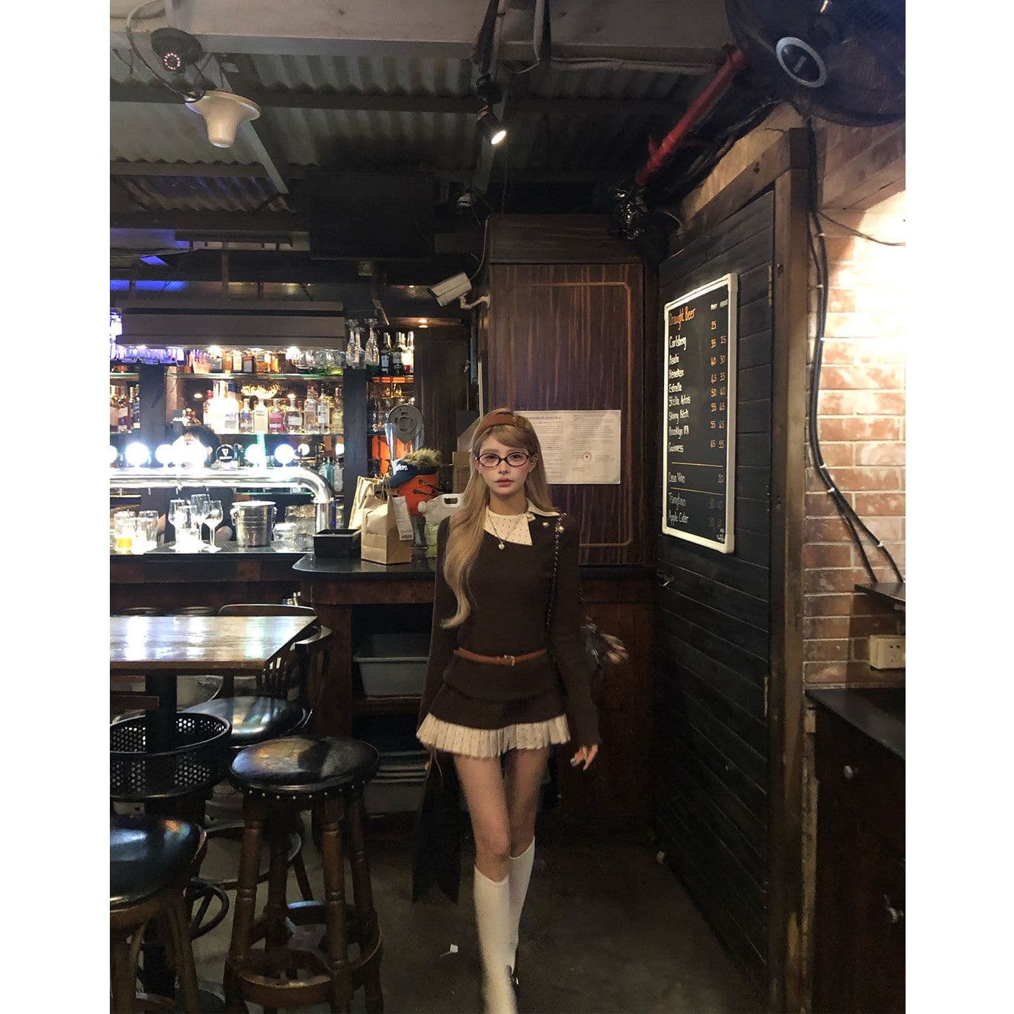 2026 가을 새로운 연구 부서 순수한 프랑스식 비스듬한 어깨 셔츠 인감 허리 스트랩 허리 수축 코디 꽃밭 미니 스커트 세트 이미지 3