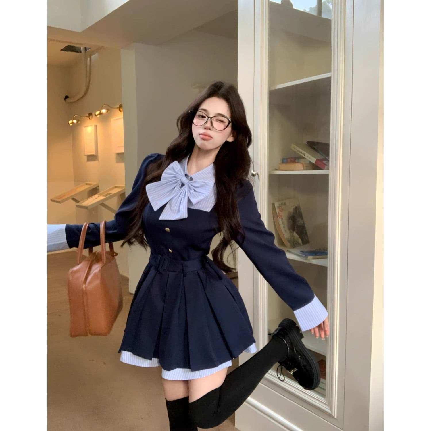 학원 스타일 디자인 센스 나비 매듭 긴팔 여성 드레스 가을 새로운 품격 플리츠 스커트 허리 수축 슬림해 보이는 미니 스커트 이미지 4