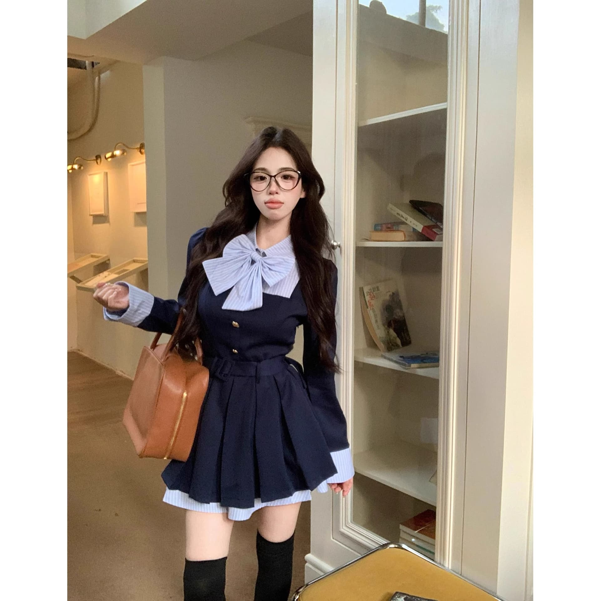 학원 스타일 디자인 센스 나비 매듭 긴팔 여성 드레스 가을 새로운 품격 플리츠 스커트 허리 수축 슬림해 보이는 미니 스커트 이미지 5