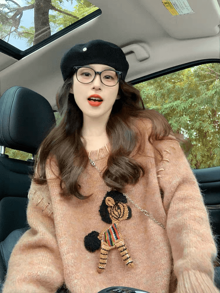 작은 말 자수 스웨터 여자 가을 겨울철 2025 새로운 레트로 느긋한 바람 디자인 센스 루즈핏 연령 감소 니트 스웨터 상세 이미지 2