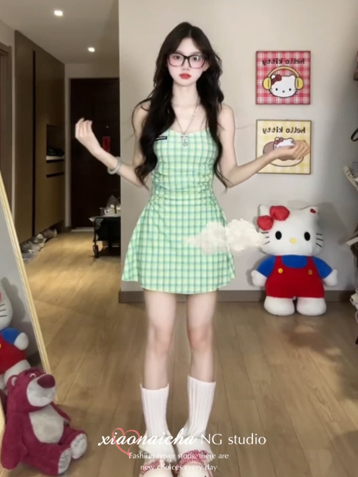 2026 슈퍼 화재 착용 가져 가라. 전체 집합 녹색 체크무늬 슬립 여성 드레스 여름 패션 허리 수축 슬림해 보이는 오픈 가디건 세트 이미지 3