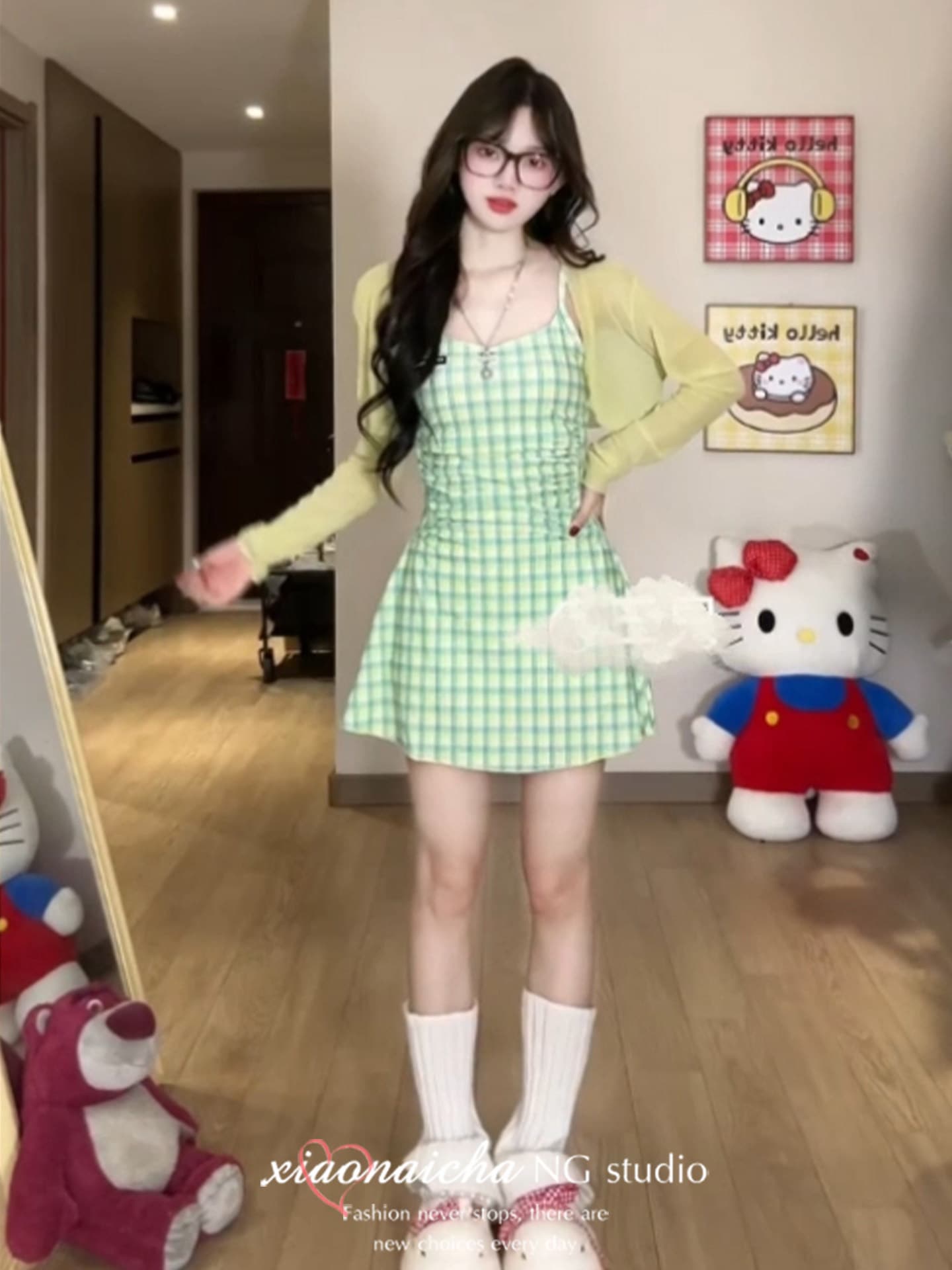 2026 슈퍼 화재 착용 가져 가라. 전체 집합 녹색 체크무늬 슬립 여성 드레스 여름 패션 허리 수축 슬림해 보이는 오픈 가디건 세트 상세 이미지 2