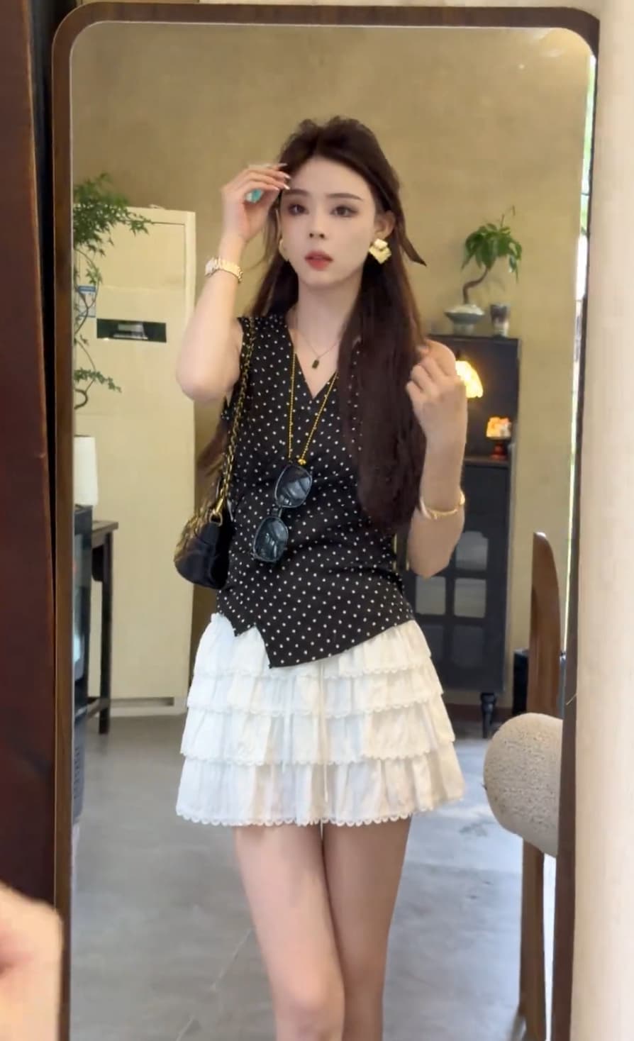 샤오 크릭 의류 여름 새로운 빛 요리 한 우아함 폭풍 고대 검정색 도트 무늬 v 수신 캐미솔 치마 상세 이미지 3