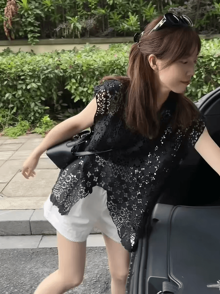 한 부서 디자인 센스 불규칙 홀로우 아웃 훅 꽃이 떨어지는 어깨 소매 여성 셔츠 2026 여름 새로운 품격 슬림해 보이는 맨위 상세 이미지 1