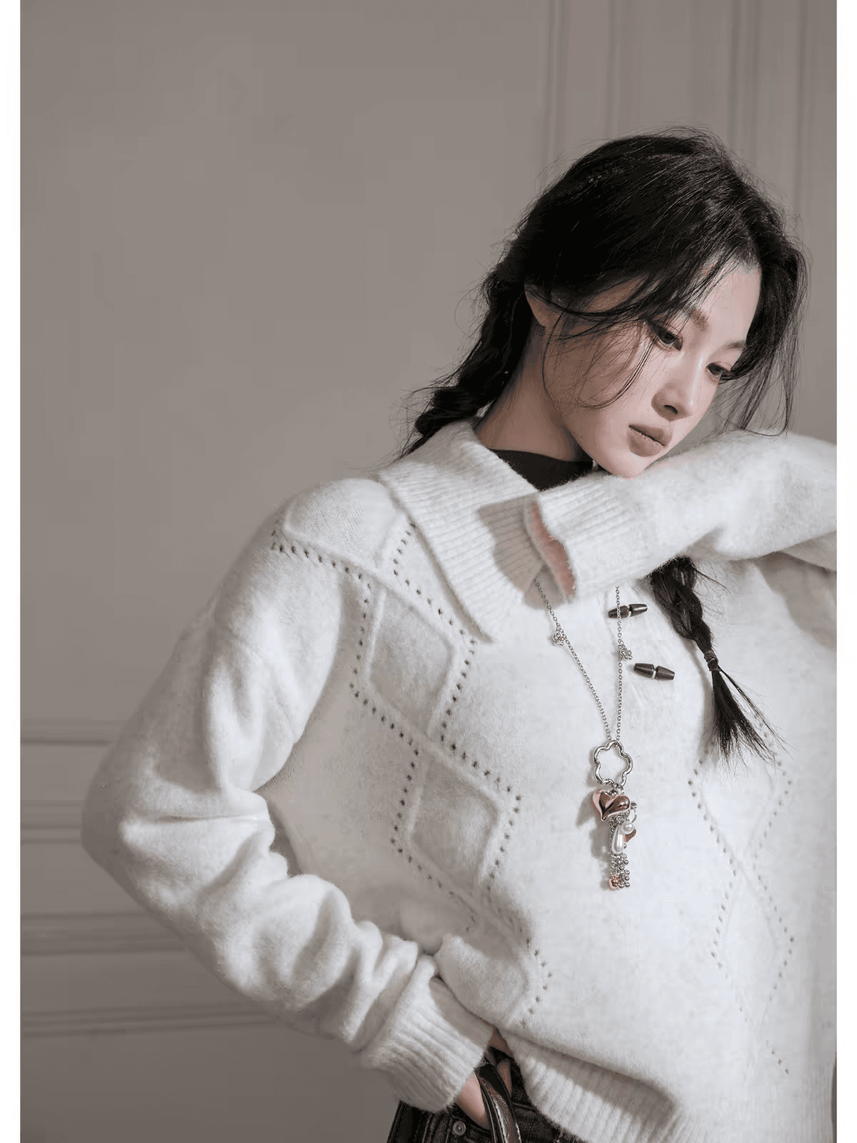 cotre 오리지널 디자인 소설 뒤집다 접기 칼라 우유 서리 살구 화이트 양모 비대칭 칼라 스웨터
