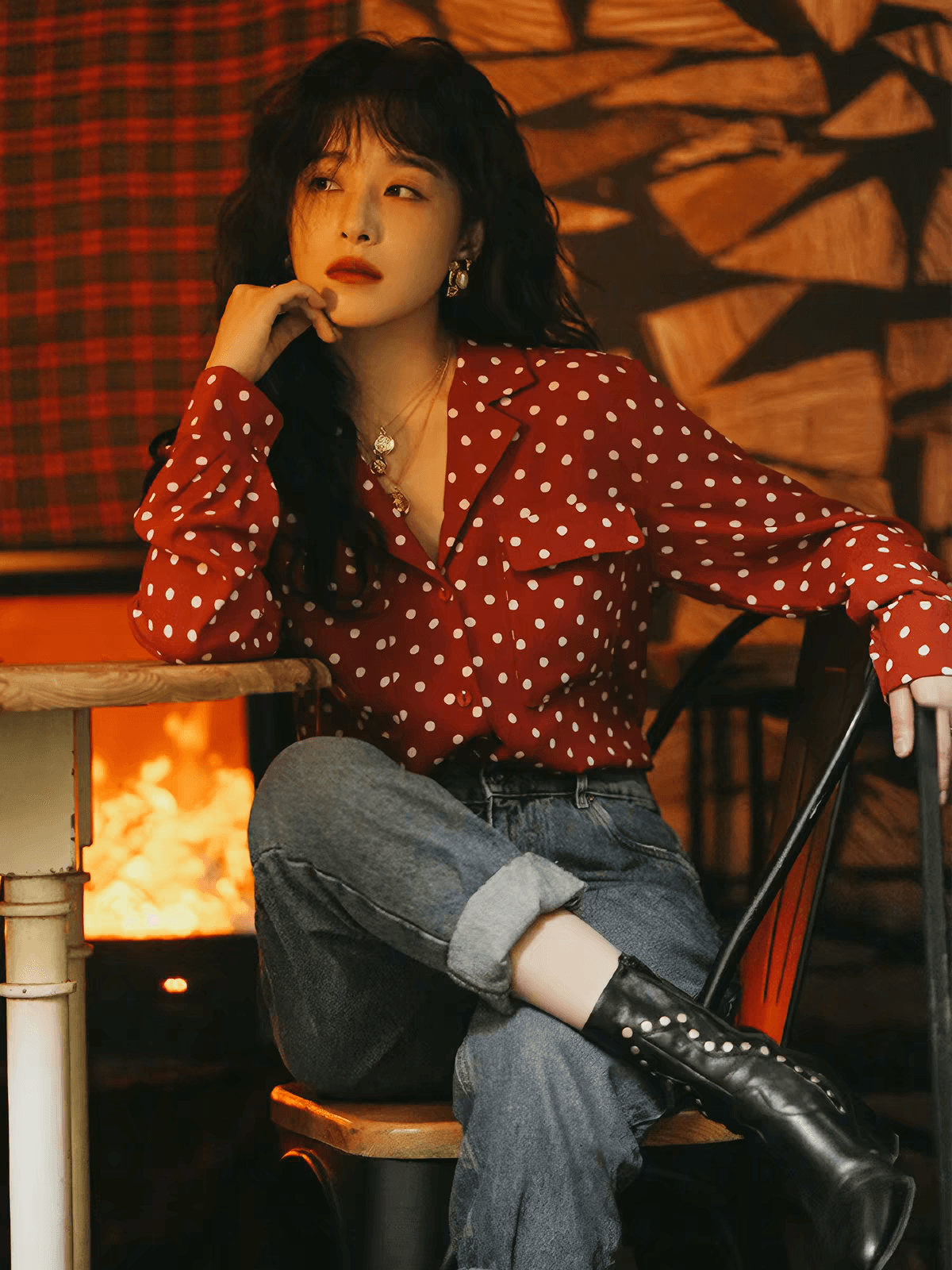 와인 레드 도트 무늬 여성 셔츠 디자인 센스 작은 대중 빛 요리 한 프랑스식 질감 맨위 레트로 홍콩 느낌 긴팔 셔츠 상세 이미지 3