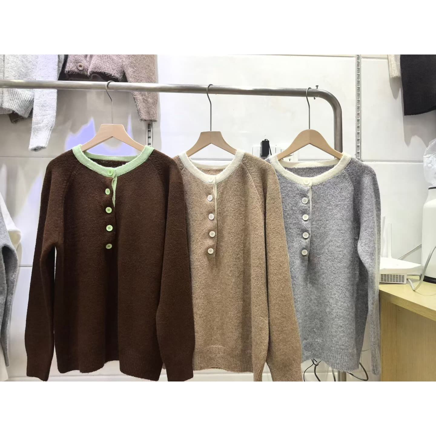 한국 chic 이른 가을 달콤함 품격 POLO 칼라 캐주얼 다용도 슬림해 보이는 단색 반팔 부드러운 찹쌀 니트 맨위 이미지 5