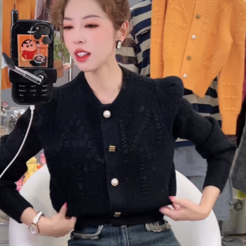 2026 레트로 작은 샤넬 스타일 스웨터 카디건 코트 가을 겨울 여성 의류 고급 센스 거품 소매 니트 스웨터 상세 이미지 6