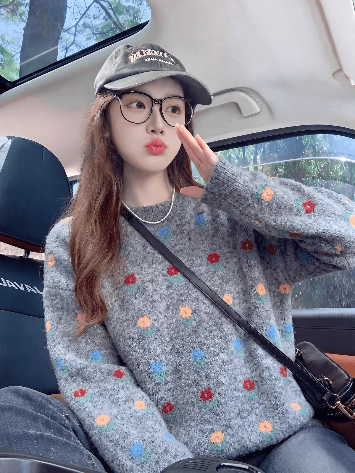 프랑스식 느긋한 바람 작은 꽃 자카드 스웨터 여자 가을 2026 새로운 루즈핏 라운드 넥 부드러운 찹쌀 파란색 니트 스웨터 여성 상세 이미지 1