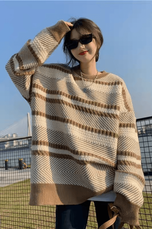 빅 사이즈 여성 의류 통통한 여동생 mm 가을 겨울 새로운 한국 스타일 루즈핏 중간 길이 느긋한 바람 스트라이프 긴팔 스웨터 코트 상세 이미지 1